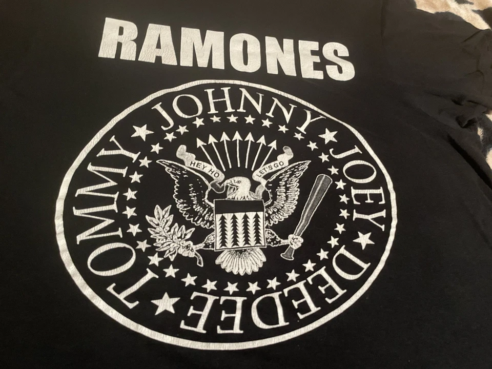 Camiseta De Colección RAMONES 1234 Mediana Negra Clásica Punk Rock Nueva York CBGB Camiseta Foto 2 de 4