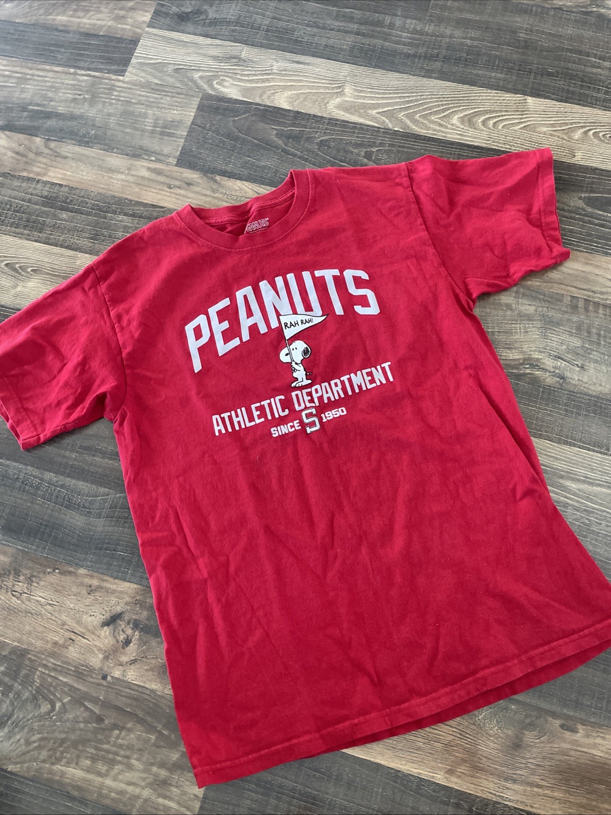 Peanuts SNOOPY ATHLETIC DEPARTMENT Est 1950  Red T-Shirt Size M