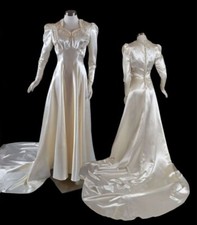 Light Champagne Wedding Dresses Long Sleeves Satin Lace Appliques Bridal Gowns