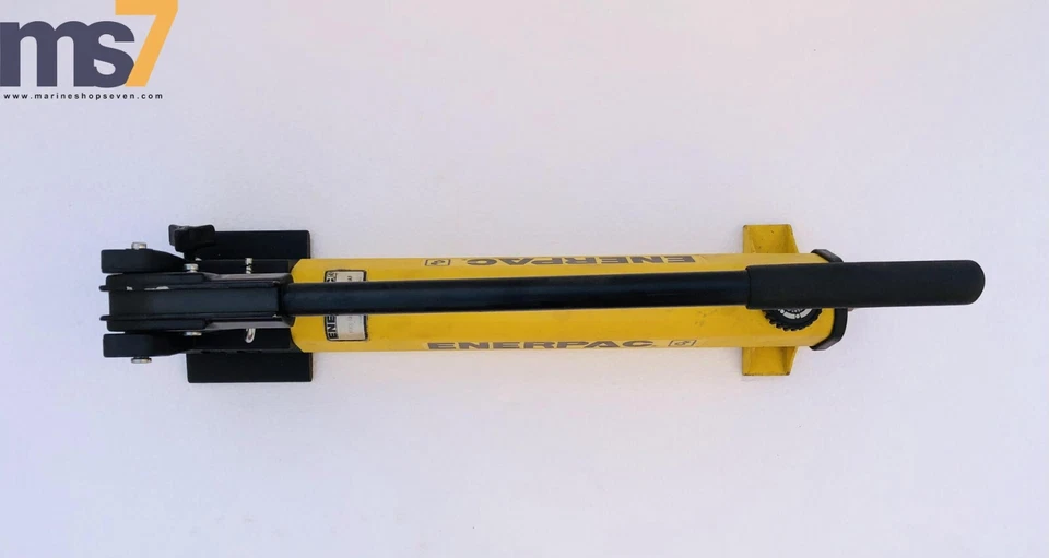 ENERPAC P391 HYDRAULIC HAND PUMP SINGLE SPEED 700 BAR/10,000 PSI #3 - Image 2 of 4