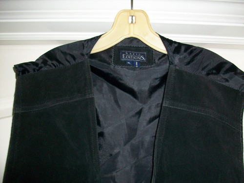 4 button-BLACK Vest Men's XL Black Suede W/Pockets-by Basic Editions--Ships FREE - Picture 2 of 3