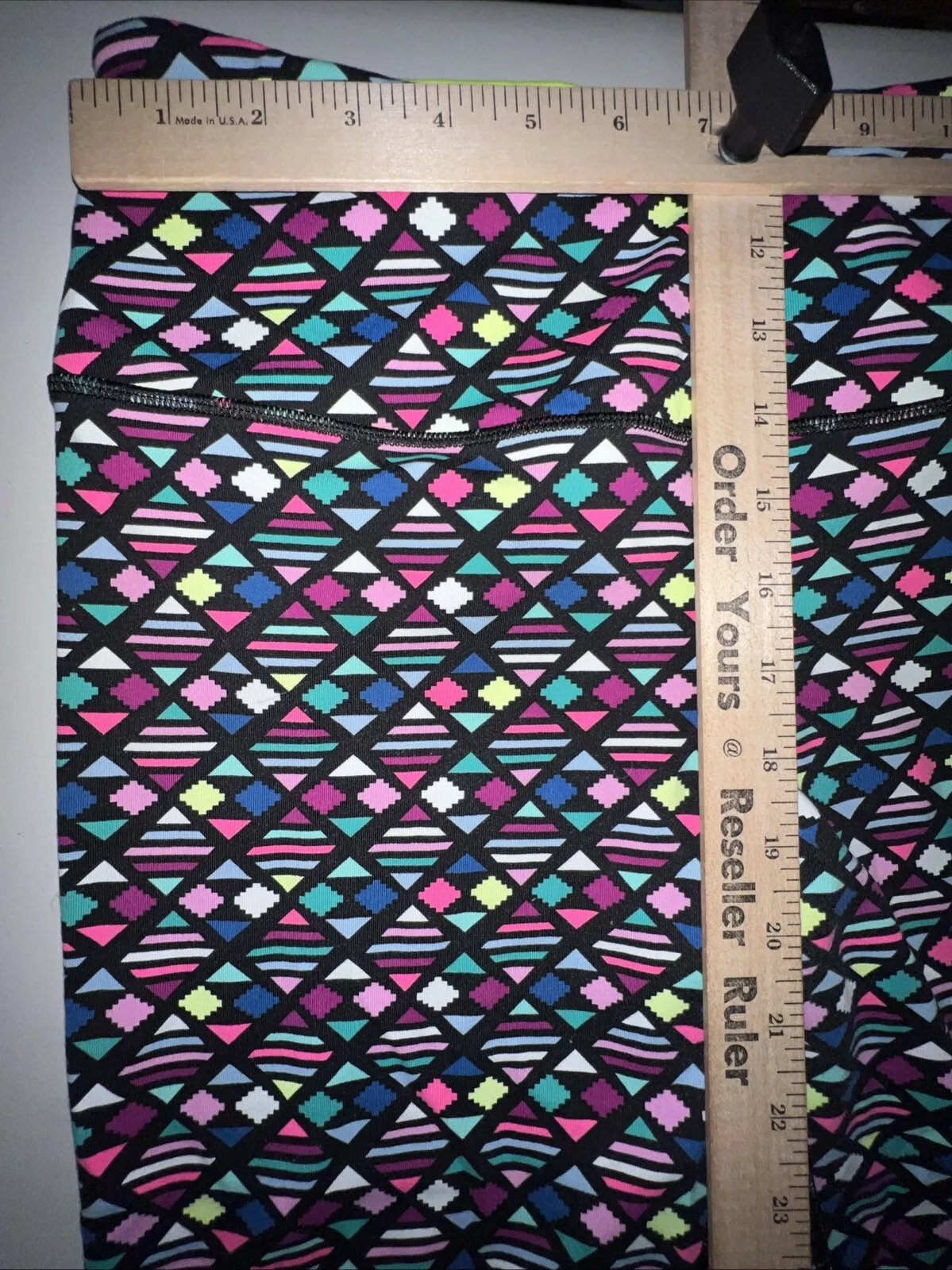 victoria-secret-vs knockout colorful geometric pattern leggings