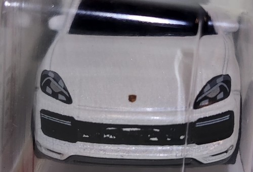2024 Matchbox Porsche Cayenne Turbo Pearl White Black Rims Sunroof Tinted Window - Picture 9 of 10