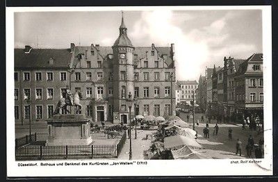 AK Düsseldorf, market square with town hall and monument of Elector Johann...