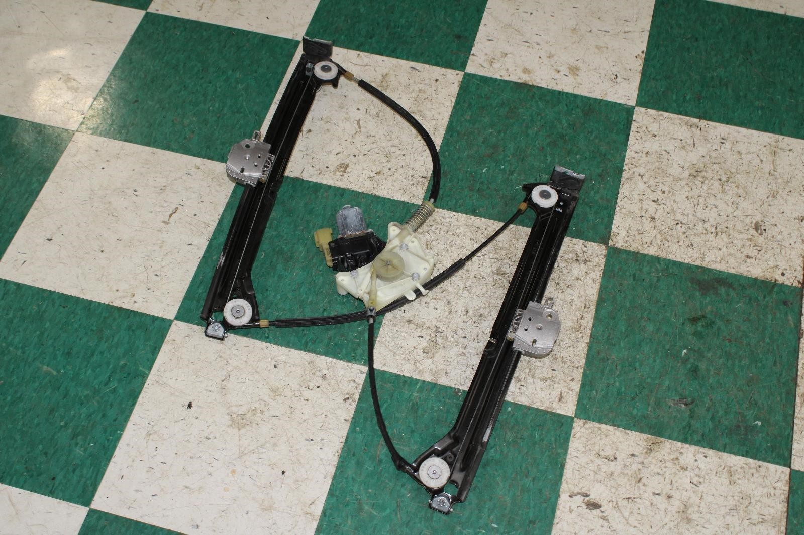 Maserati Ghibli 2014-2021 Front Right Window regulator