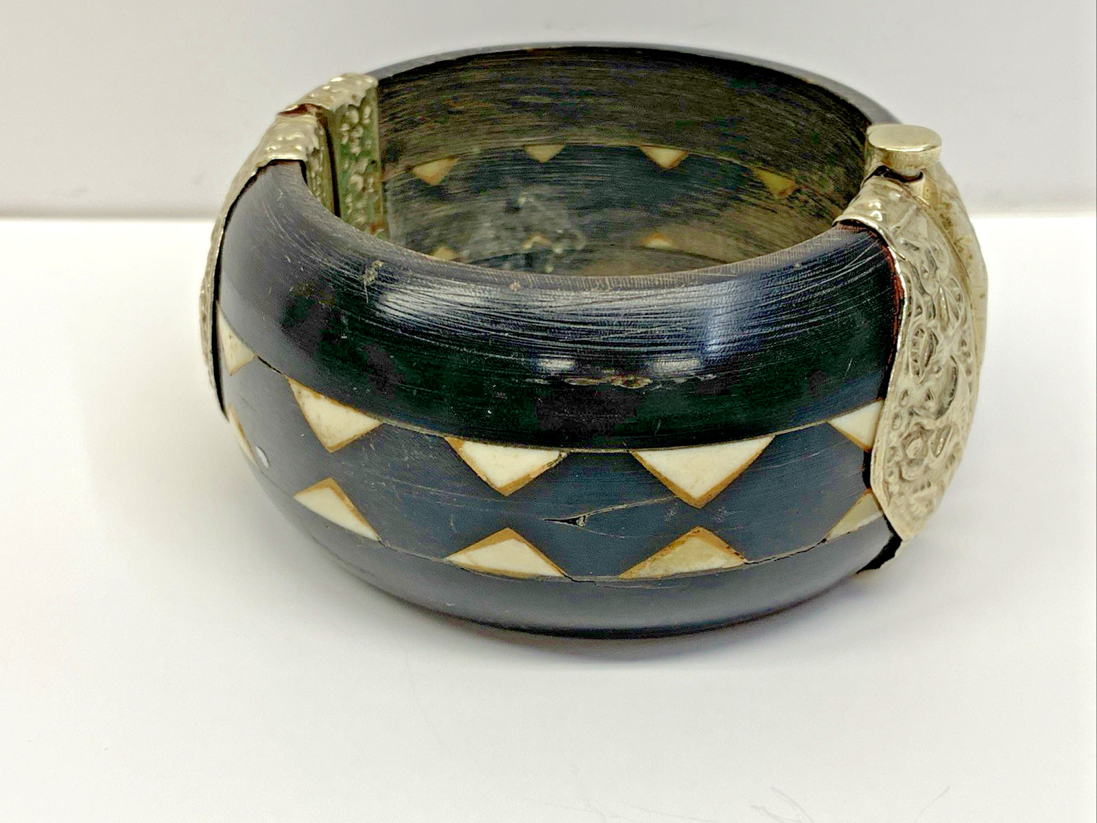 Vintage Silver Tone Hinged Bangle Statement Brace… - image 4