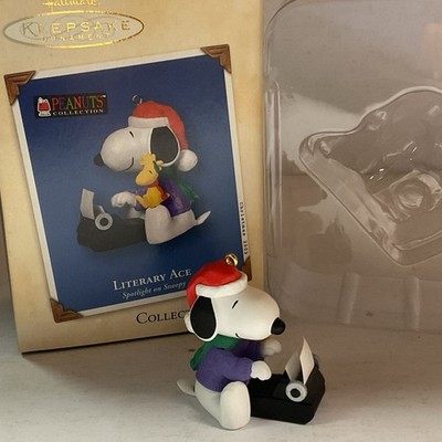 Hallmark Keepsake Ornament Spotlight on Snoopy Literary Ace 2002