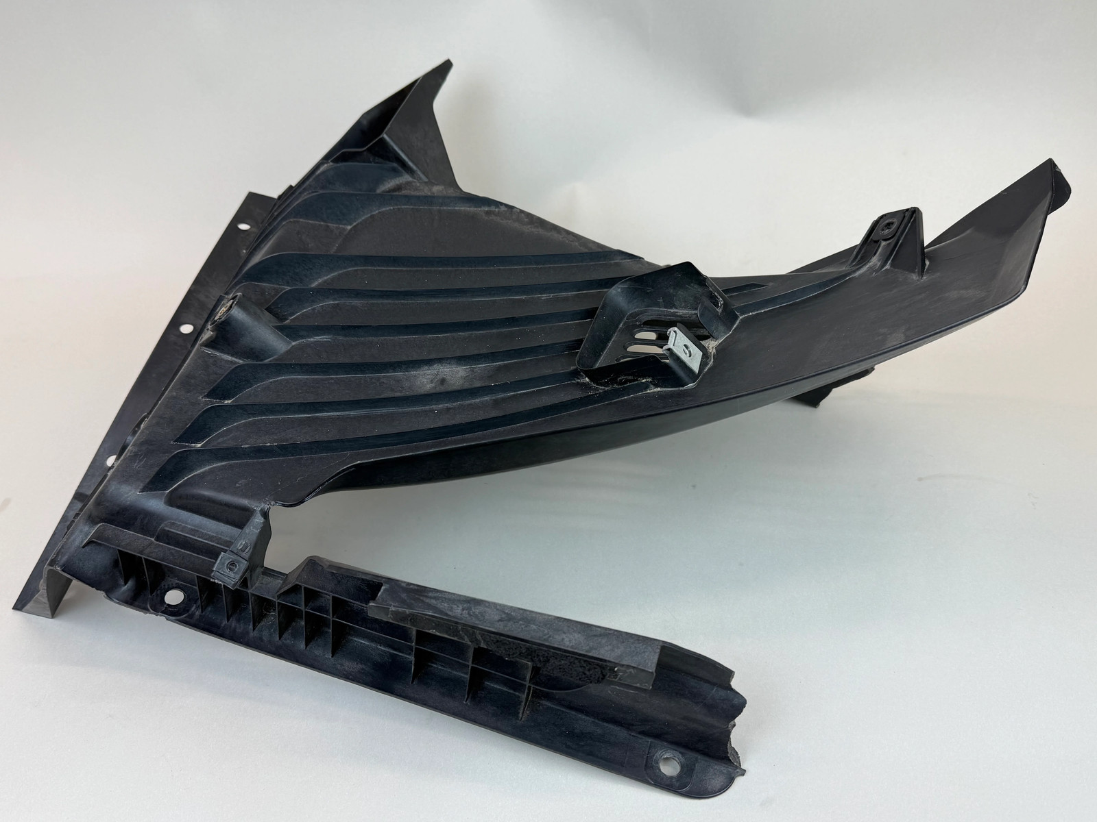 McLaren 570S 2016-2021 Front Air conveyor P/N 13A1027CP