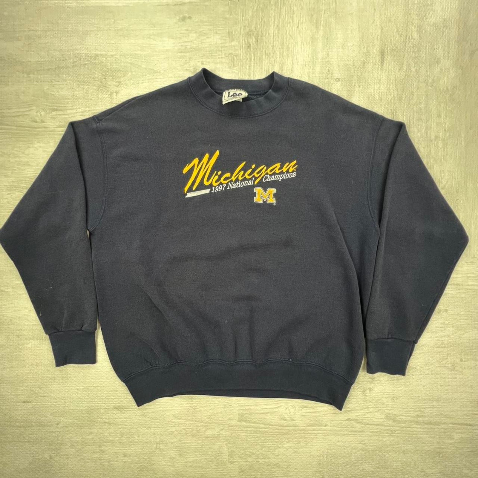 Vintage 90s 1997 Michigan Wolverines National Champions Size: Large Blue Yellow