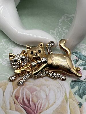 Goldtone Rhinestone Cat / Kitten Pin / Brooch Two Jumping Cats With Bow Ties