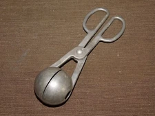 VINTAGE KITCHEN UTENSIL JAPAN KAM  7" LONG METAL DOUGH SCOOP or MELON BALLER