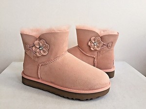 peach colored uggs