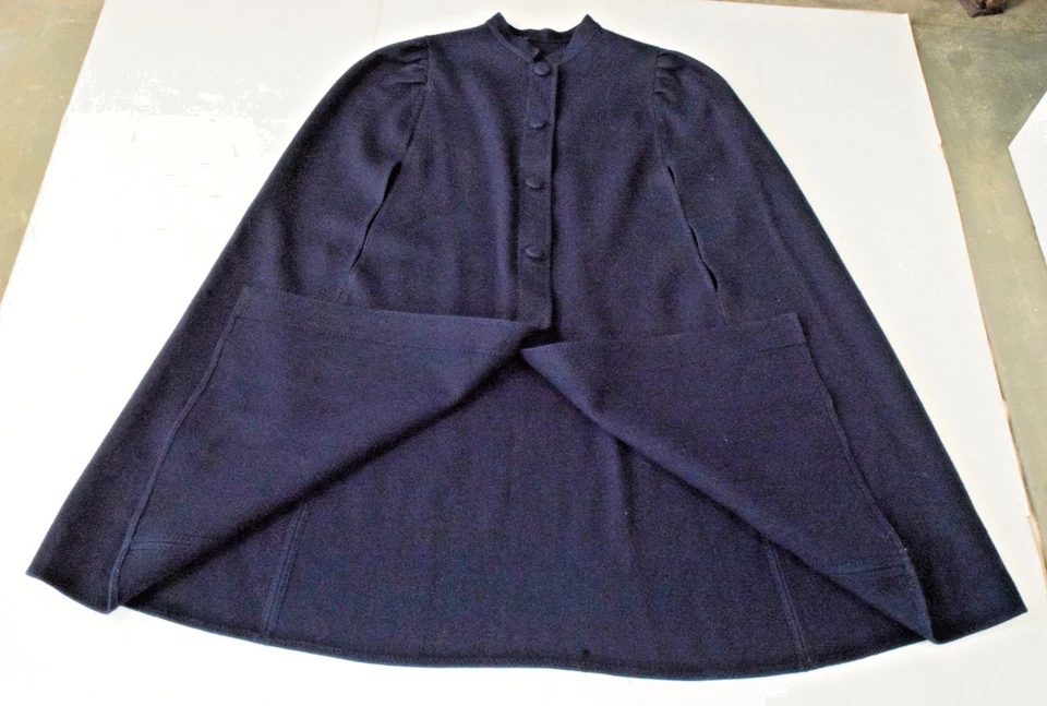Vintage Cape Coat 1950s Navy Blue Wool Pleated Shoulders No Collar - Image 4 of 4