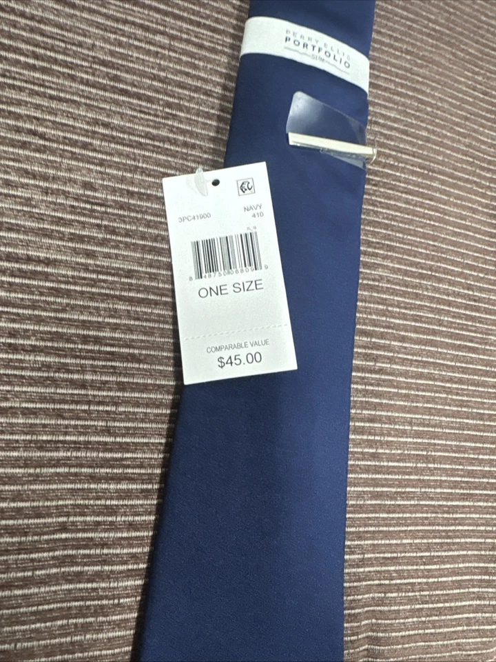 Corbata Perry Ellis azul marino talla única con clip de corbata precio de venta sugerido por el fabricante 45 USD Foto 2 de 4