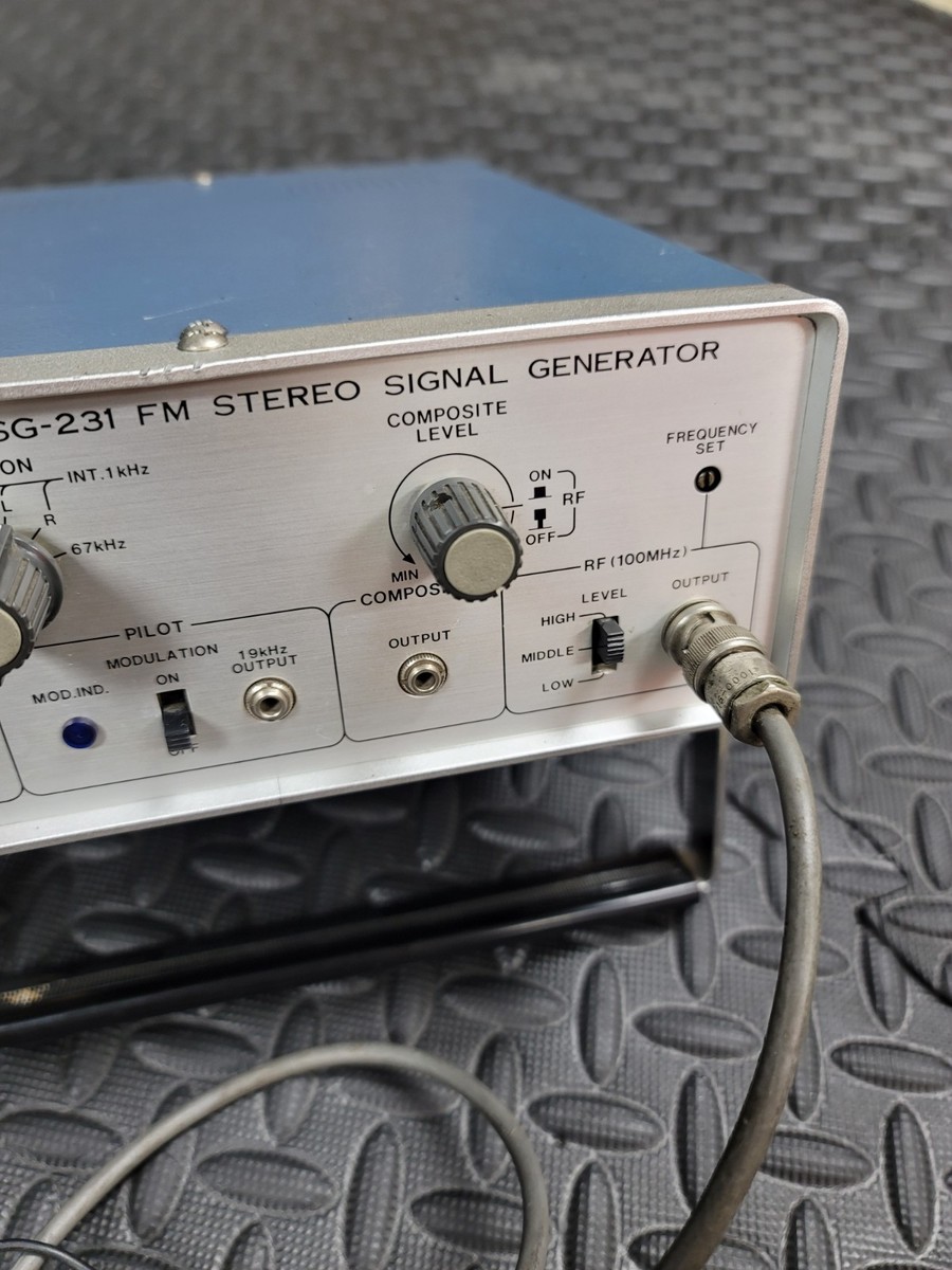 □ LEADER □リーダー電子　LSG-15　SIGNAL　GENERATOR □ LEADER □リーダー電子 LSG-15 SIGNAL GENERATOR □ LEADER