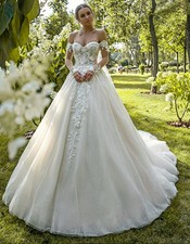 Stunning Sweetheart Off-Shoulder Floral Lace Appliqué Wedding Train Dress
