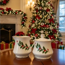 NWT Macy’s Vintage “All the Trimmings” Festive Christmas Creamer and Sugar Set