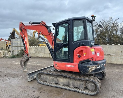 2018 Kubota KX057-4 - Picture 2 of 12