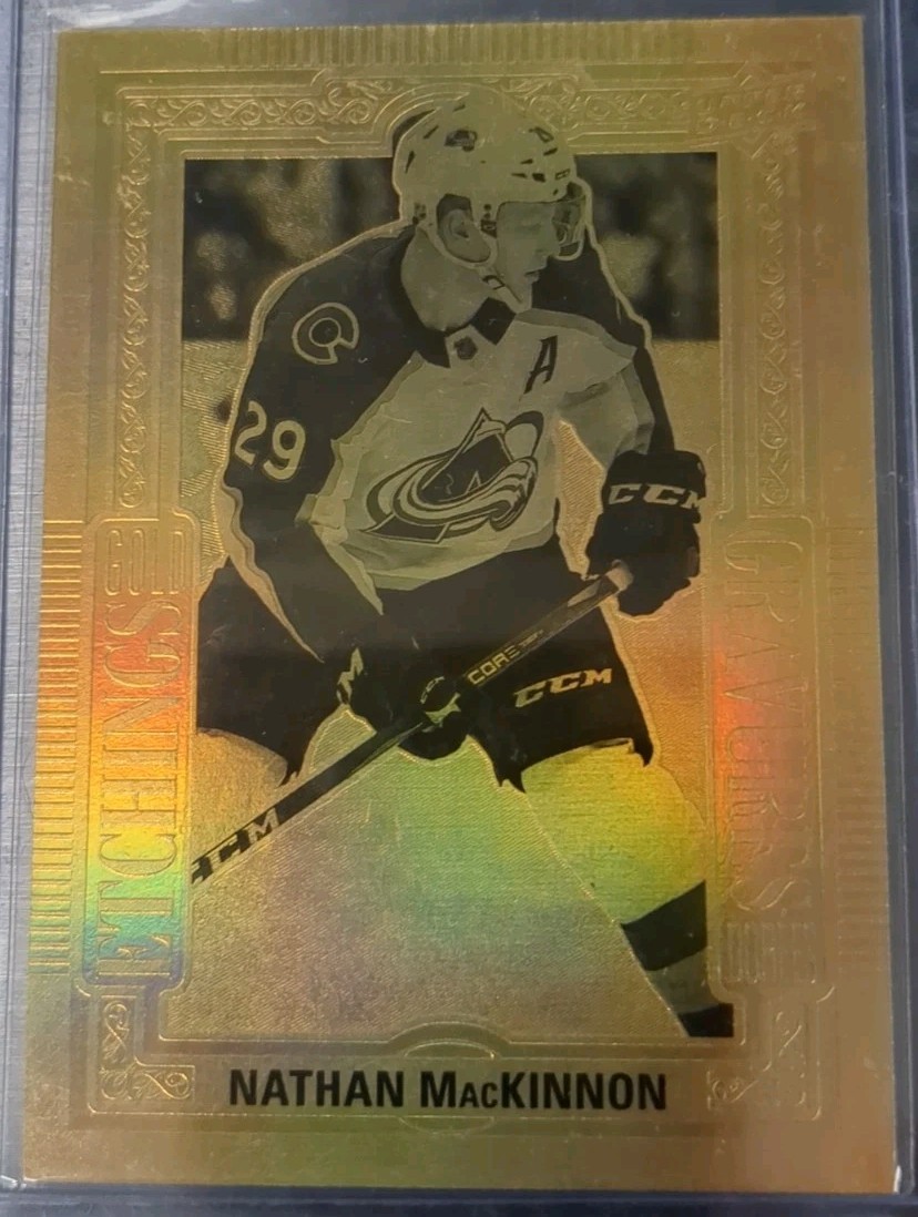 Nathan MacKinnon 2018/19 Tim Hortons Gold Etchings insert Avalanches card #GE-9.