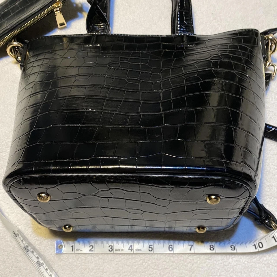 Black Textured Purse With Solid Base - Image 2 of 4