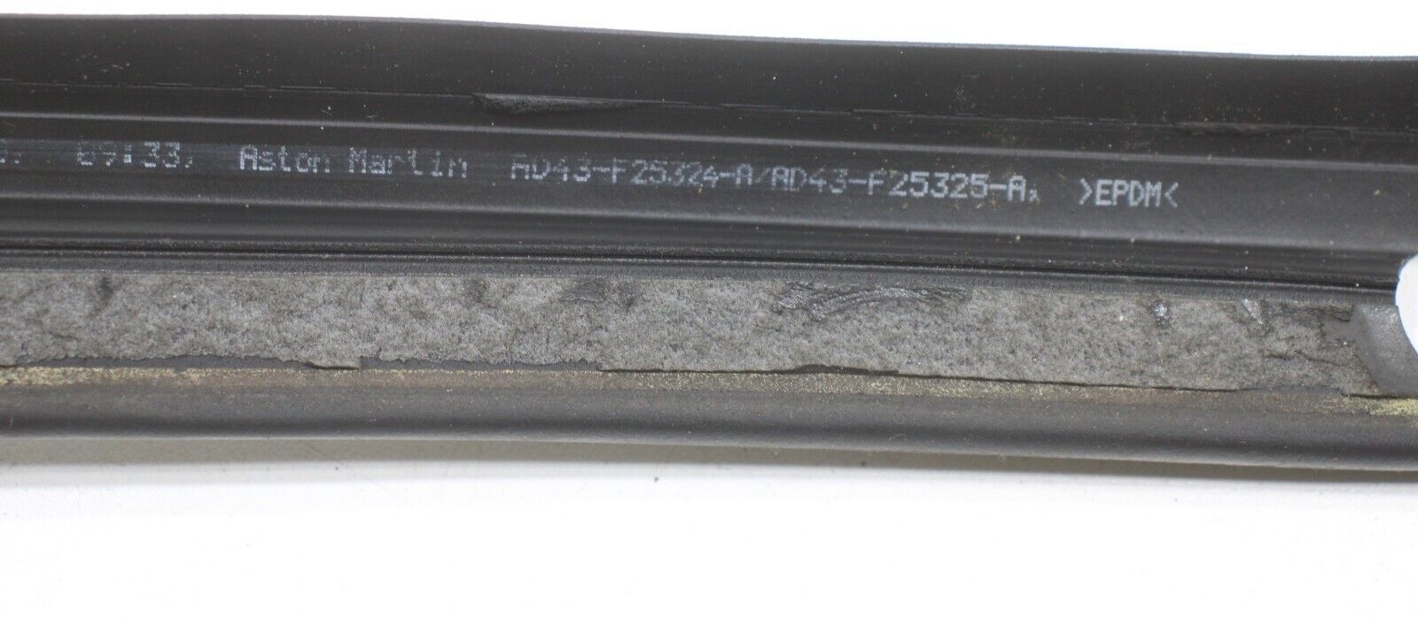 2010 - 2019 ASTON MARTIN RAPIDE LEFT DRIVER SIDE BODY WEATHERSTRIP SEAL OEM