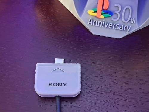 PS5 30th Anniversary Dualsense Controller Stand & PS1 Style Charge Cable USB-C - Picture 4 of 10