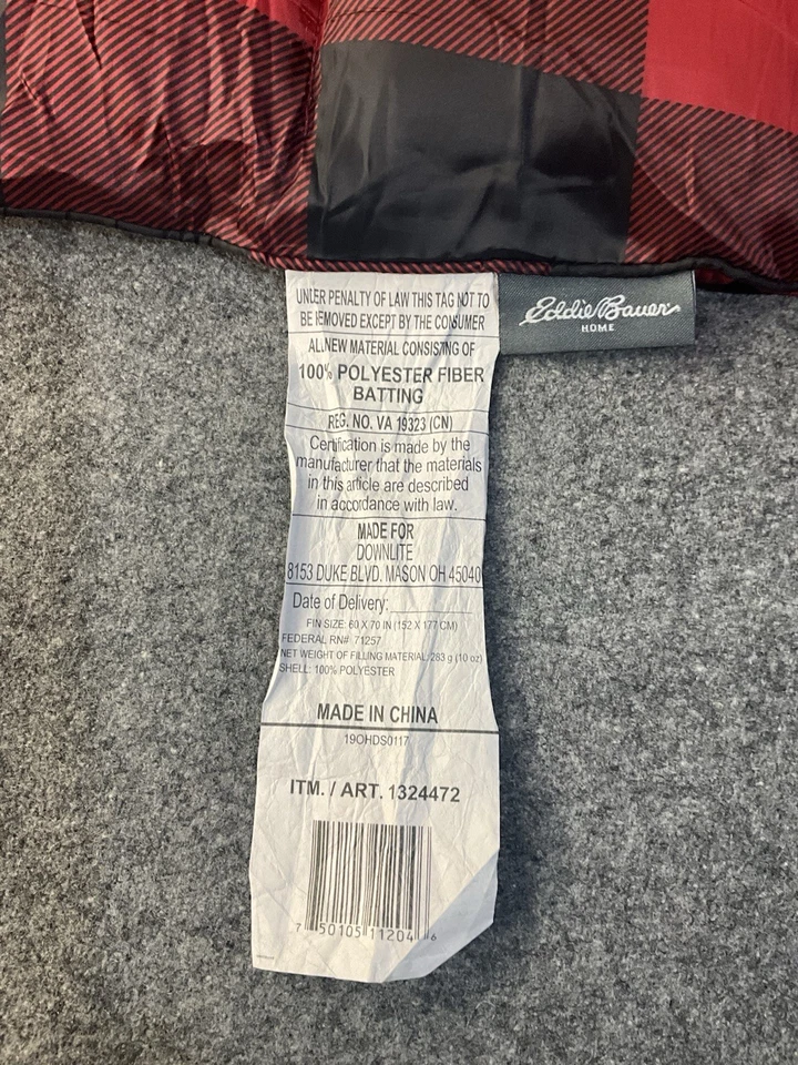 Manta de viaje ligera a cuadros roja negra EDDIE BAUER Home PRIMALOFT 70x60" Foto 2 de 3