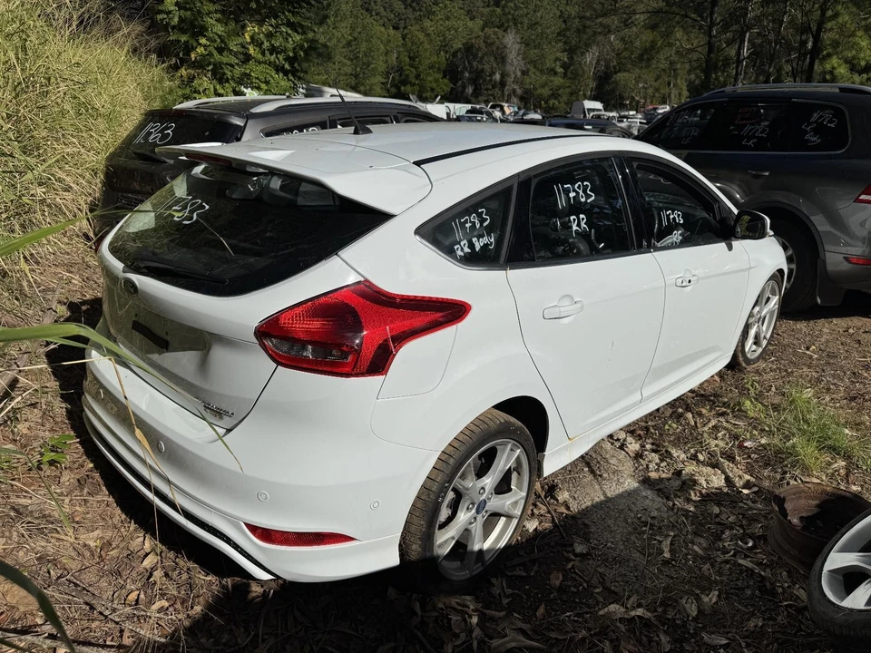 FORD FOCUS LW/LZ, HATCH, 05/11-11/18 REAR PARCEL SHELF Hatchback - image 4 of 4