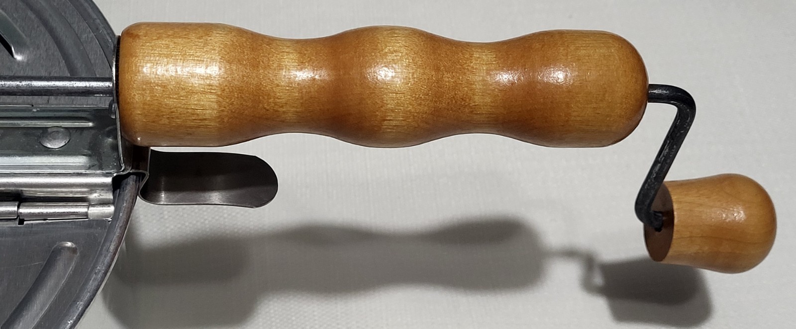 BASS PRO 6 QT (WHIRLEY POP TYPE) STOVE TOP POPCORN POPPER EXC. COND.CAMP OR HOME