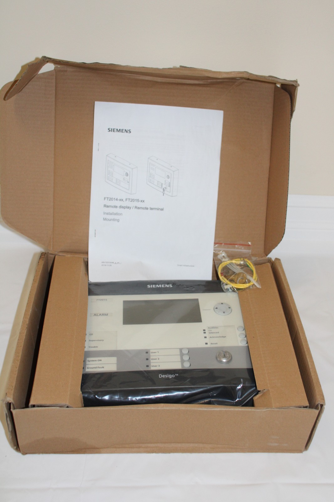 Siemens Desigo FT2015-U2 Remote Terminal 101082415 Fire Alarm Display KEYS "NEW"