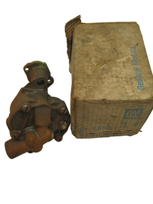 NOS GM 3904827 oil pump 1967 1968 1969 Camaro Chevelle SS 396/427 C.I. BB
