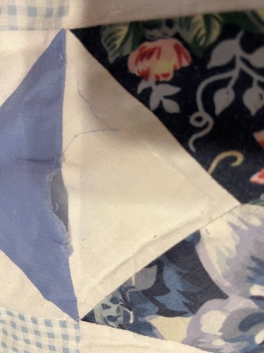 Quilted Coverlet Blue Star Pattern 92"x100" - Picture 10 of 14