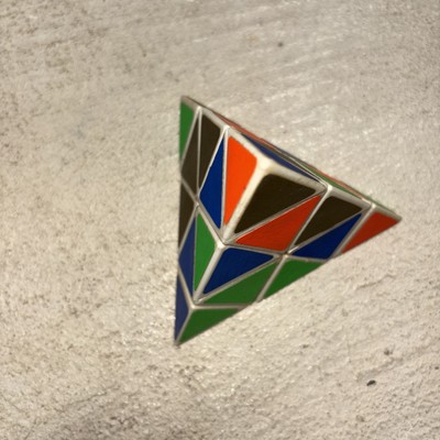 Vintage Pyraminx by TOMY Pyramid Triangle Rubik s Cube Combination Puzzle 80 s