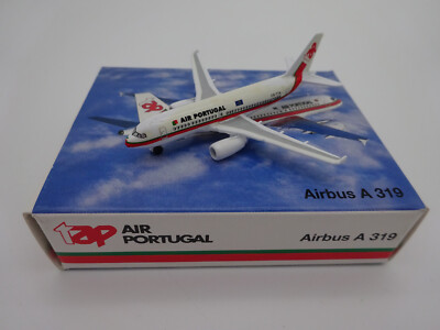 957 / 26 Schabak Airbus A 319 Air Portugal - 1:600