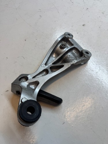 Suzuki GSX 1300R Hayabusa 1999-2007 Trasero Lado Derecho Pasajero Base 436002 - Imagen 17 de 22