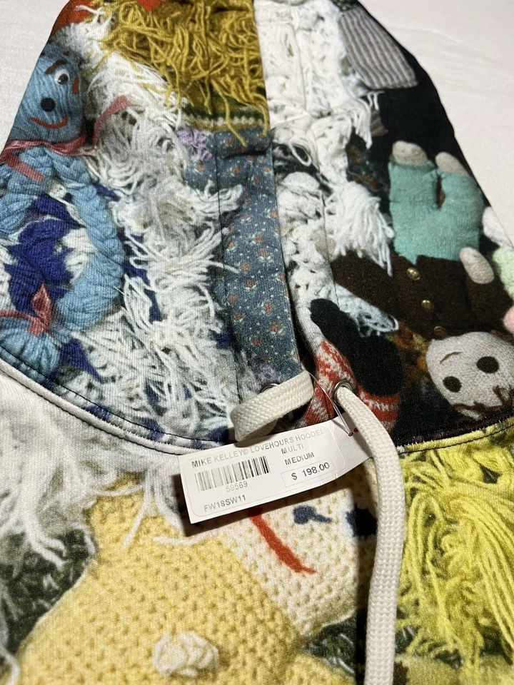 New Supreme Mike Kelley More Love Hours, All Over Print Hoodie Size M FW18 GM8 - Изображение 3 из 4