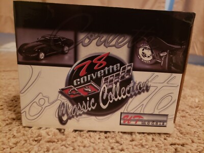 1/18 UT Models Chevrolet Corvette 1978 coupe in Silver 21072 JD216