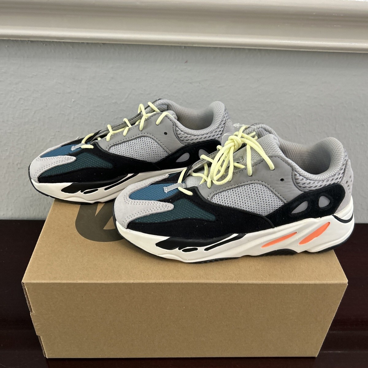 Size 1.5 - Adidas Yeezy Boost 700 V1 Kids Size 1.5 - Adidas Yeezy Boost 700 V1 Kids