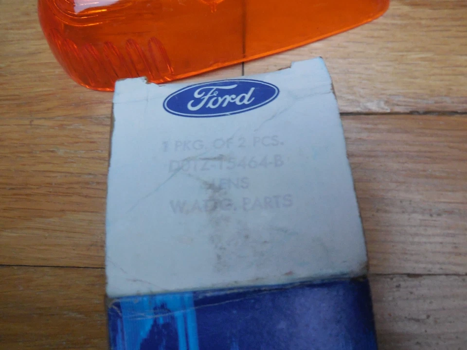 Lente marcadora de techo Ford F150 F250 F350 1970-1972 D0TZ-15464-B como nueva de stock Foto 3 de 3