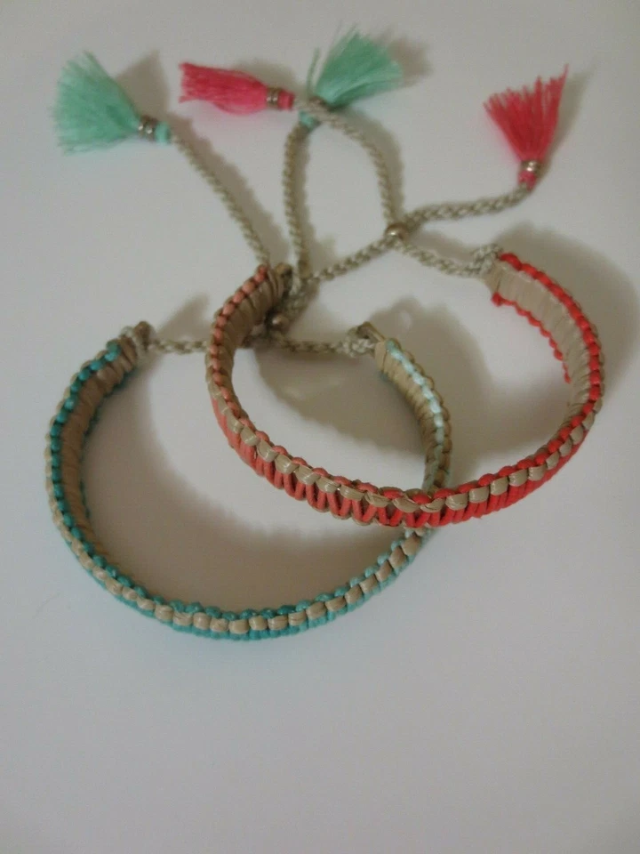 Brazalete Banana Republic para mujer verde y rosa con flecos valor 90 nuevo con etiquetas 45 Ea Foto 3 de 4