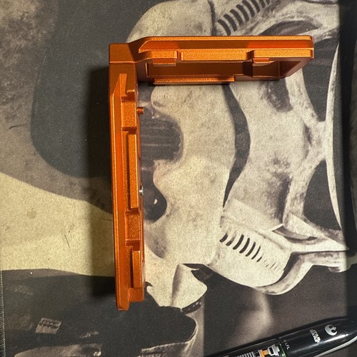 3 Legged Thing Gracy Bracket for FUJIFILM GFX 100S and 50S II - Copper - Mint - Picture 6 of 9