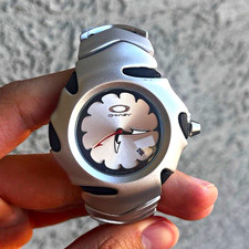 Oakley Crush Quartz Analog Watch Silver Dial Stainless Steel Bracelet 10 ATM