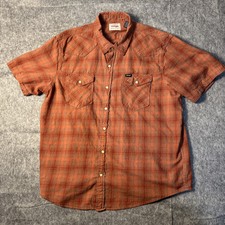 Wrangler Men s Short Sleeve Woven Shirt. Size XL