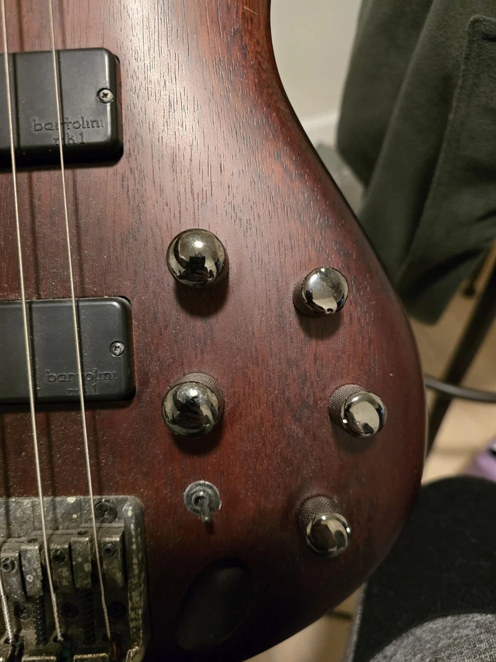 Bajo eléctrico Ibanez SR506 Soundgear marrón caoba Foto 4 de 4