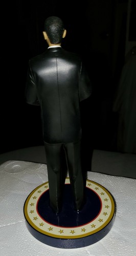 Barack Obama Statue 7 1/2" Tall - Picture 3 of 8