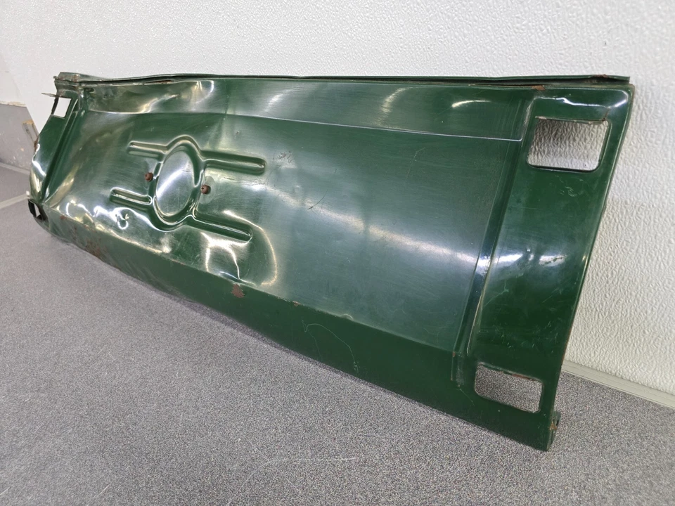 USED ORIGINAL PORSCHE 911 912 SWB LWB REAR BUMPER CENTER PANEL W DENTS GREEN #7 — 第 3/4 张图片