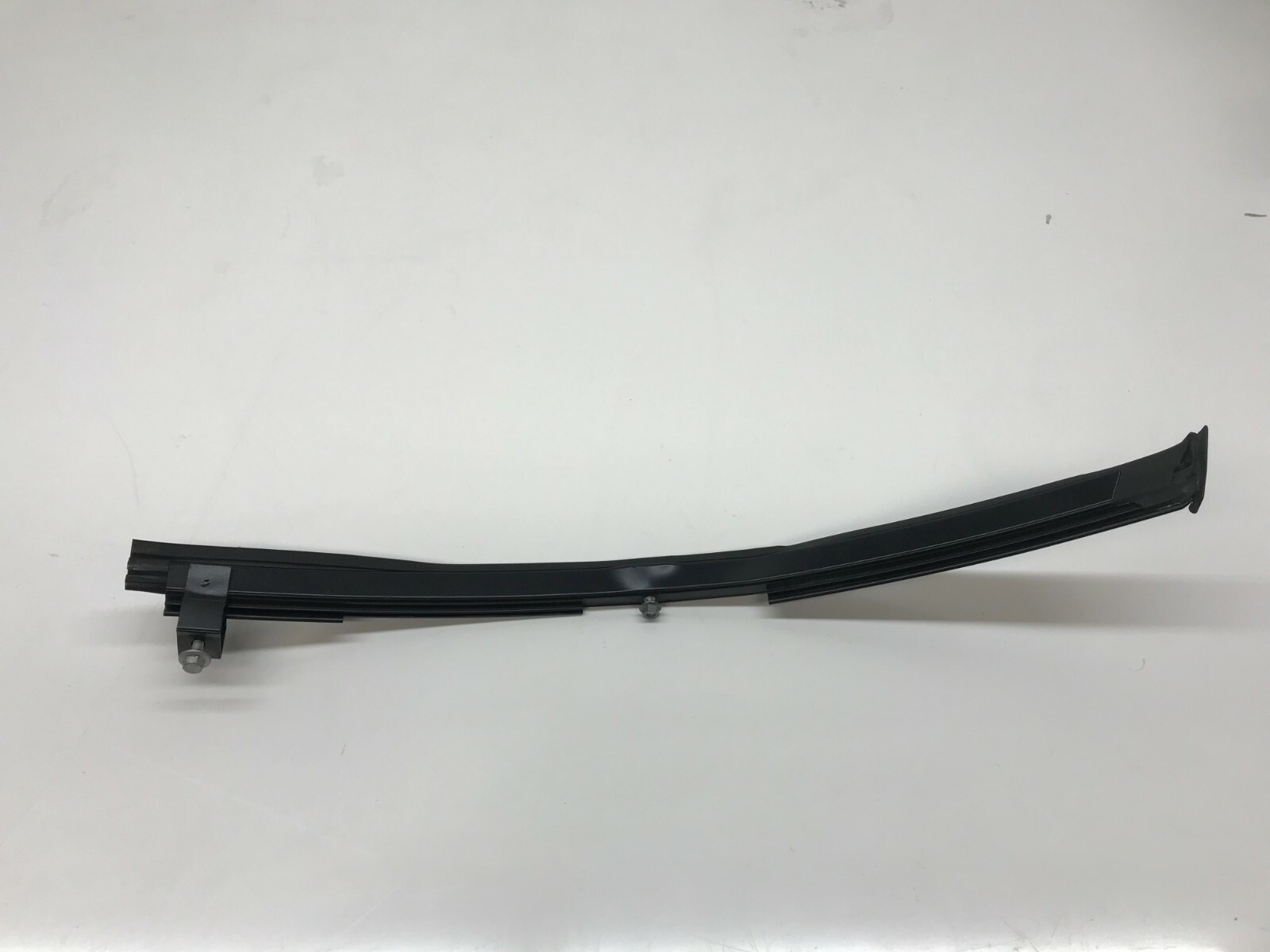 LAMBORGHINI AVENTADOR DRIVER LEFT LH GUIDE WINDOW DOOR SEAL RAIL OEM 470837403F