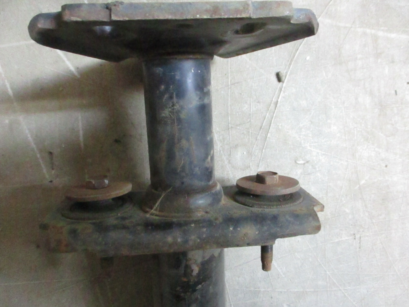 DRIVER FRONT BUMPER SHOCK   MASERATI CHRYSLER TC 89 90 91 