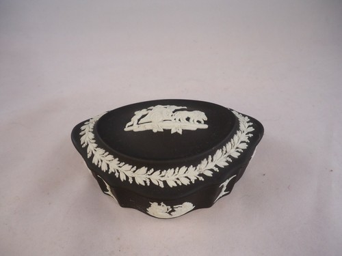 Wedgwood Cupids Trinket Box Black Jasperware Vintage British - Picture 2 of 9