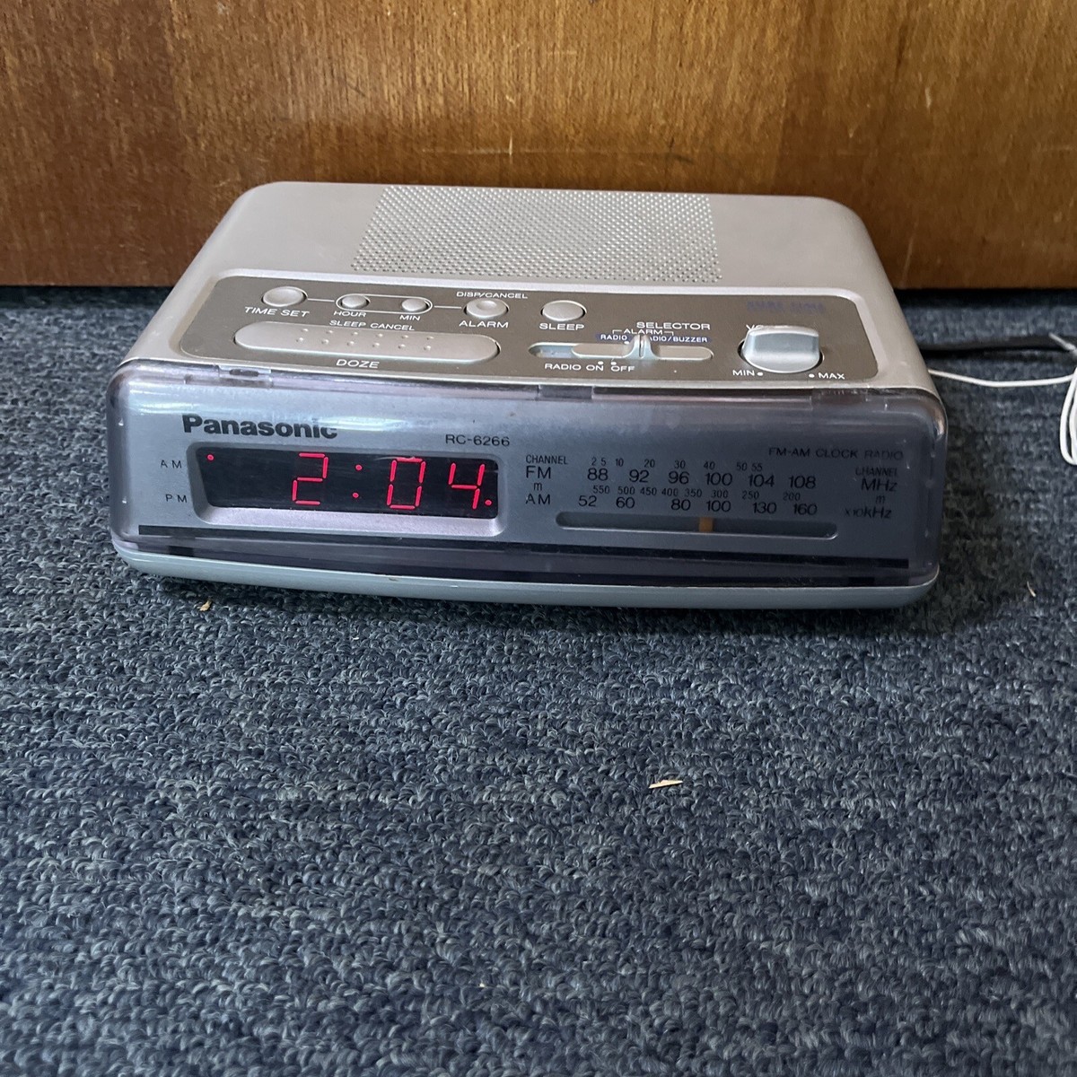 【新品】パナソニック　FM/AM　クロック　ラジオ　シルバー　RC-6266 パナソニック FM（TV音声1～3ch）／AM クロック ラジオ RC-6266